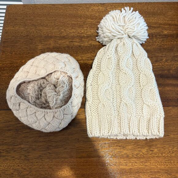Lot of 2 Beanies babyGap Hat Fitted Girls XS/S Ivory Cable Knit Pom Fleece Lined - Picture 2 of 9